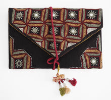 Load image into Gallery viewer, Hand embroidered clutch purse