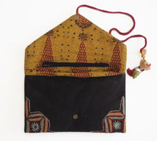 Load image into Gallery viewer, Hand embroidered clutch purse