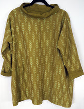 Load image into Gallery viewer, Reversible Green on green tunic