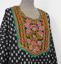 Load image into Gallery viewer, Tunic with hand embroidered yoke