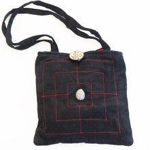 Load image into Gallery viewer, Hand made and fair trade game of Nav Kakri