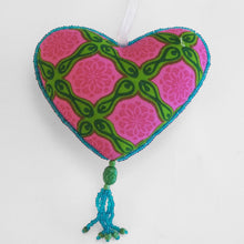 Load image into Gallery viewer, Beaded love hearts