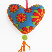 Load image into Gallery viewer, Beaded love hearts
