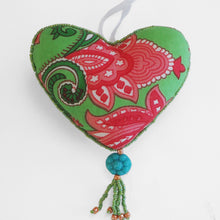 Load image into Gallery viewer, Beaded love hearts