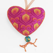 Load image into Gallery viewer, Beaded love hearts