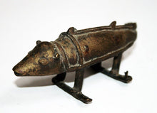 Load image into Gallery viewer, Old Dhokra bronze chameleon
