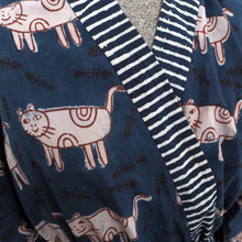 Load image into Gallery viewer, Grunge Cat bath robe