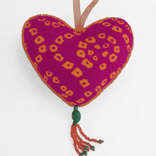 Load image into Gallery viewer, Beaded love hearts

