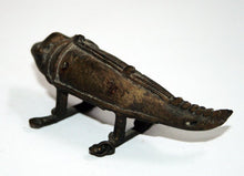 Load image into Gallery viewer, Old Dhokra bronze chameleon
